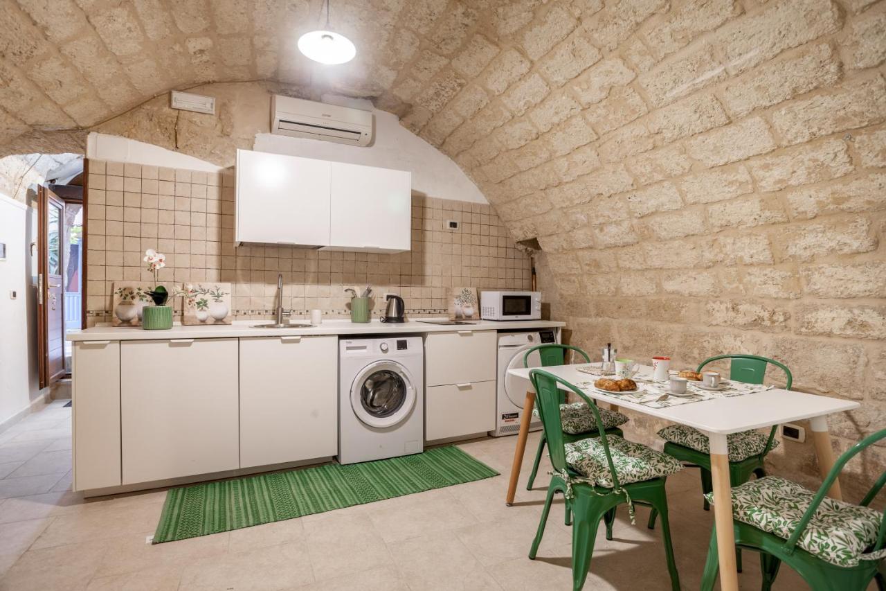 La Pergola Apt In The Heart Of Bari Ngoại thất bức ảnh