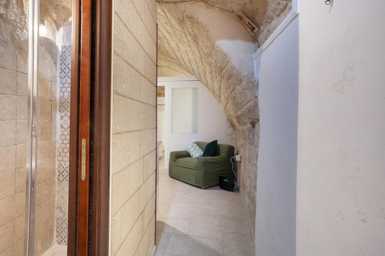 La Pergola Apt In The Heart Of Bari Ngoại thất bức ảnh