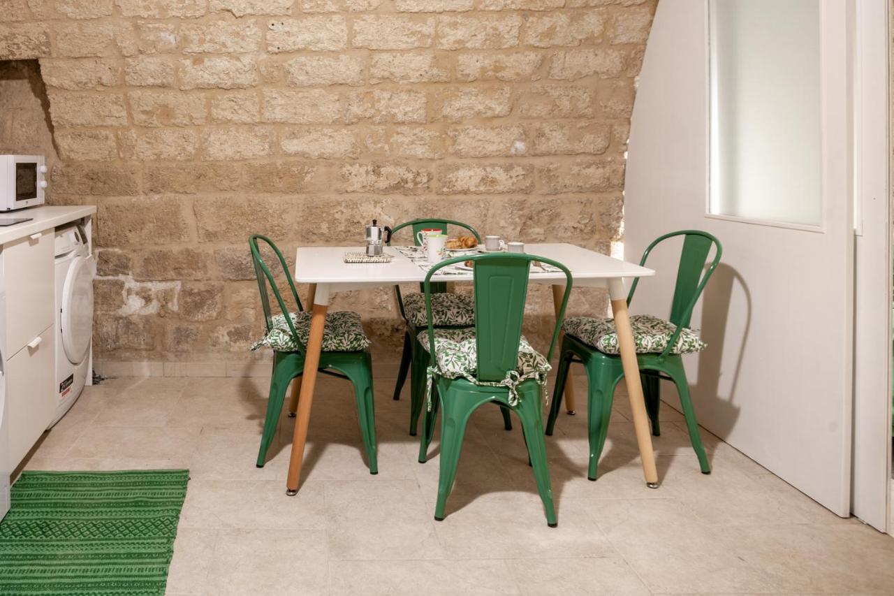 La Pergola Apt In The Heart Of Bari Ngoại thất bức ảnh